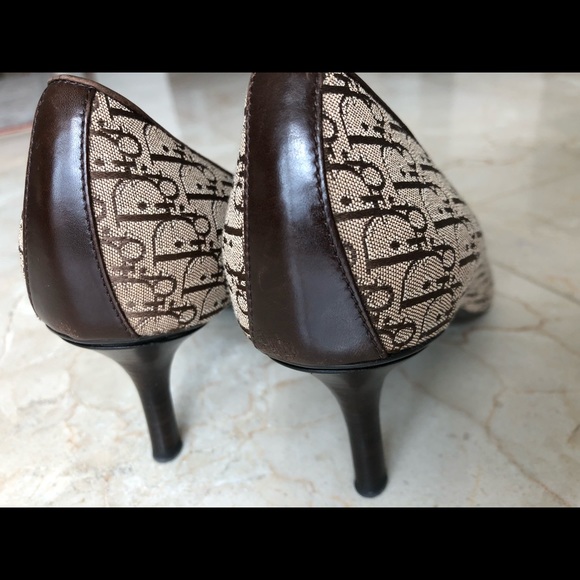 Dior canvas logo pumps size 37 1/2 like new! - Picture 5 of 5